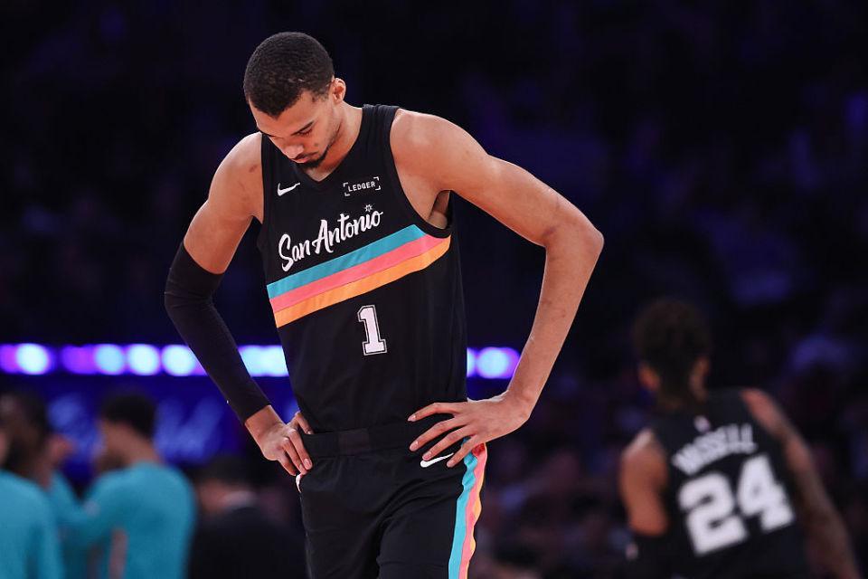 kaiyun安全登录-11连胜终结，文班空砍25+13+4帽！4点证明马刺这场硬碰硬输得不冤